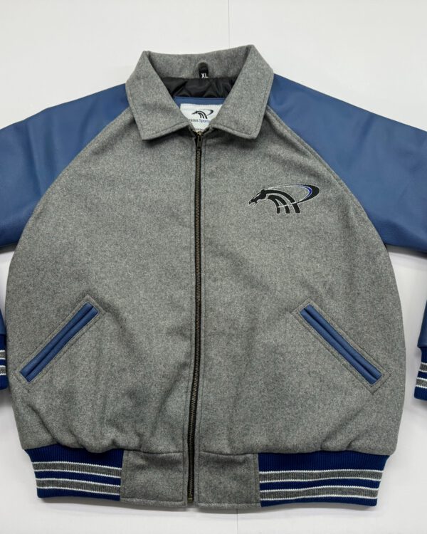 Option Raglan Sleeves für Collegejacken